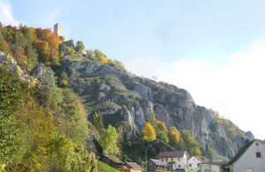 Burg Randeck von Essing aus gesehen